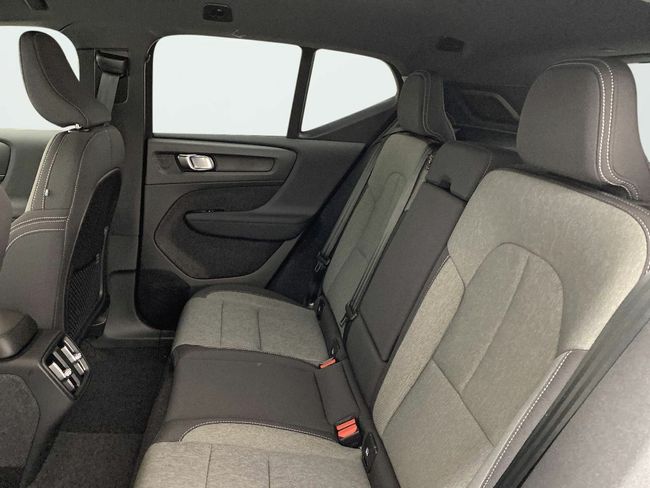 Volvo XC40 2.0 B3 G Black Edition Plus Auto  - Foto 11