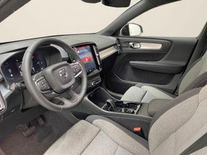 Volvo XC40 2.0 B3 G Black Edition Plus Auto  - Foto 28
