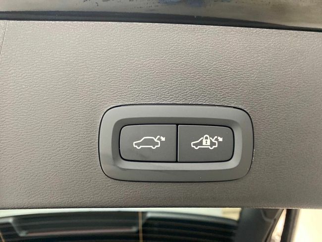 Volvo XC40 2.0 B3 G Black Edition Plus Auto  - Foto 25