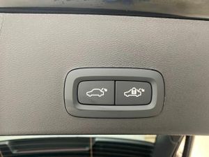 Volvo XC40 2.0 B3 G Black Edition Plus Auto  - Foto 25