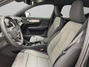 Volvo XC40 2.0 B3 G Black Edition Plus Auto  - Foto 10