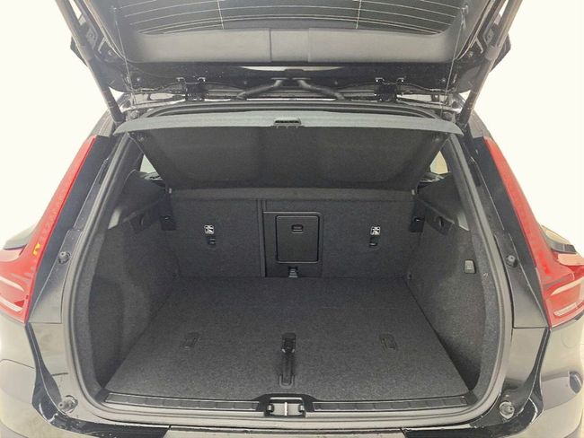 Volvo XC40 2.0 B3 G Black Edition Plus Auto  - Foto 12