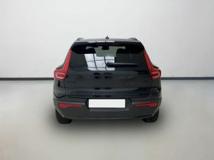 Volvo XC40 2.0 B3 G Black Edition Plus Auto  - Foto 5