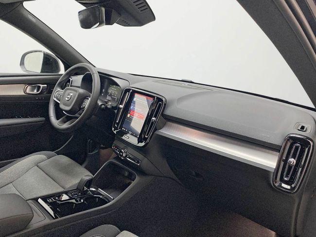 Volvo XC40 2.0 B3 G Black Edition Plus Auto  - Foto 26