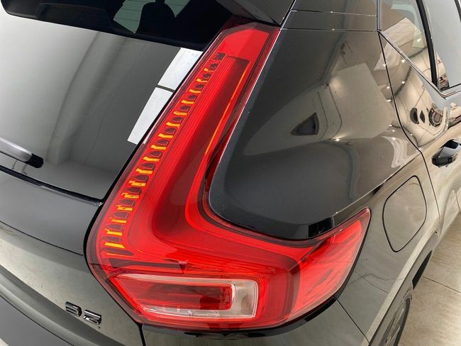 Volvo XC40 2.0 B3 G Black Edition Plus Auto  - Foto 24