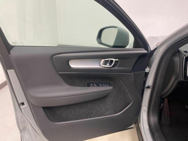 Volvo XC40 2.0 B3 G Core Auto  - Foto 28