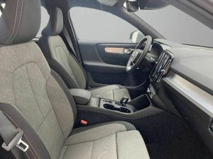 Volvo XC40 2.0 B3 G Core Auto  - Foto 29