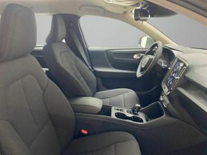 Volvo XC40 2.0 B3 G Essential Auto  - Foto 27