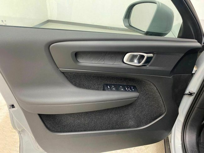 Volvo XC40 2.0 B3 G Essential Auto  - Foto 26