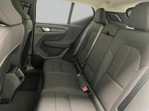 Volvo XC40 2.0 B3 G Essential Auto  - Foto 11