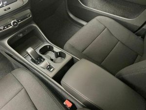 Volvo XC40 2.0 B3 G Essential Auto  - Foto 19