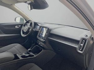 Volvo XC40 2.0 B3 G Essential Auto  - Foto 25