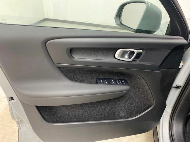 Volvo XC40 2.0 B3 G Essential Auto  - Foto 26