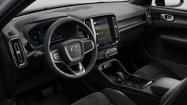 Volvo XC40 2.0 B3 G Plus Dark Auto  - Foto 4