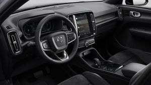 Volvo XC40 2.0 B3 G Plus Dark Auto  - Foto 4