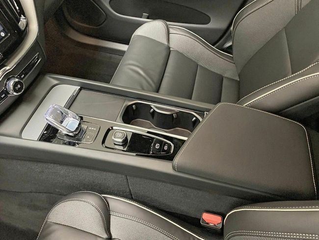 Volvo XC60 2.0 B5 G AWD Plus Dark Auto  - Foto 13