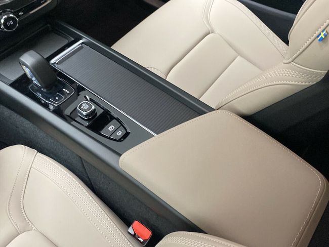 Volvo XC60 2.0 B5 G MHEV Core Auto AWD  - Foto 11