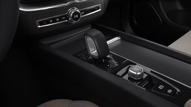 Volvo XC60 2.0 B5 G MHEV Core Auto AWD  - Foto 5