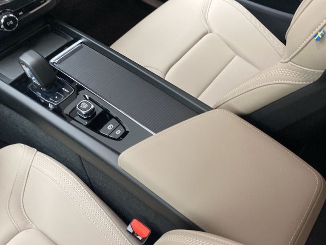 Volvo XC60 2.0 B5 G MHEV Core Auto AWD  - Foto 11