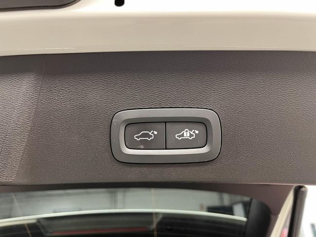 Volvo XC40 2.0 B4 G Ultimate Dark Auto   - Foto 34
