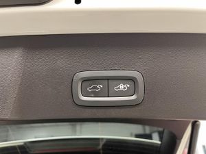 Volvo XC40 2.0 B4 G Ultimate Dark Auto   - Foto 34