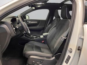 Volvo XC40 2.0 B4 G Ultimate Dark Auto   - Foto 9