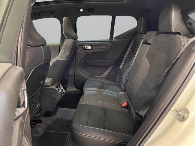 Volvo XC40 2.0 B4 G Ultimate Dark Auto   - Foto 21
