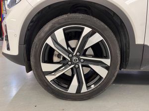 Volvo XC40 2.0 B4 G Ultimate Dark Auto   - Foto 22