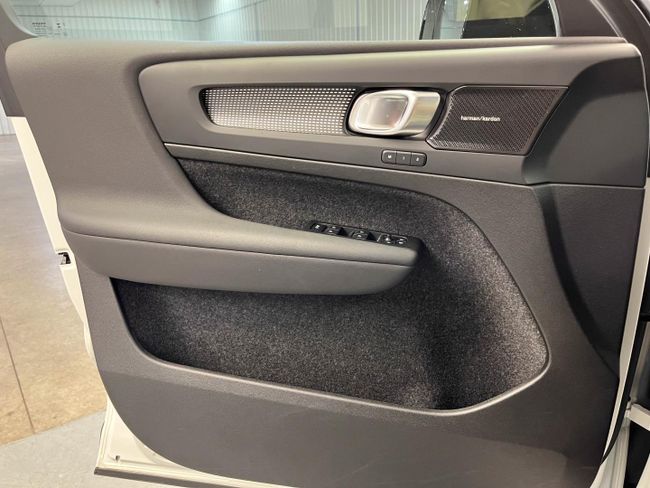 Volvo XC40 2.0 B4 G Ultimate Dark Auto   - Foto 27