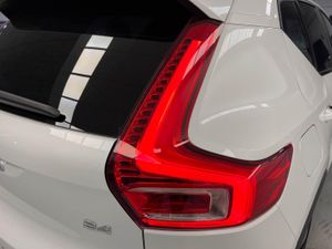 Volvo XC40 2.0 B4 G Ultimate Dark Auto   - Foto 32