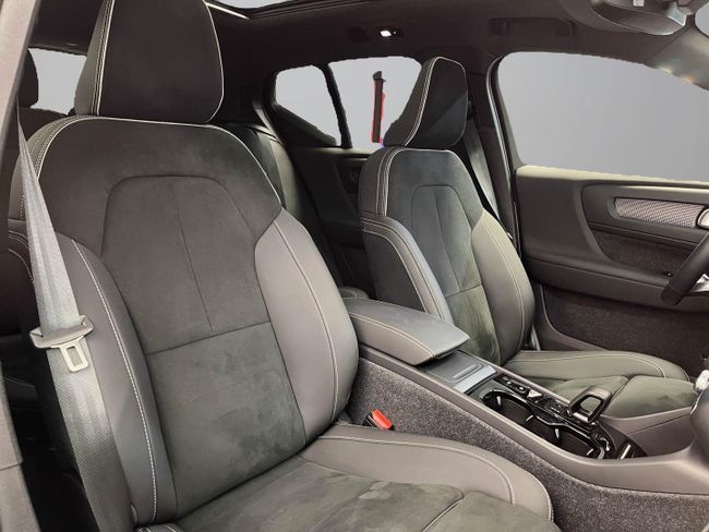 Volvo XC40 2.0 B4 G Ultimate Dark Auto   - Foto 14
