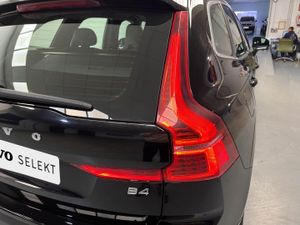 Volvo XC60 2.0 B4 G Core Pro Auto   - Foto 9