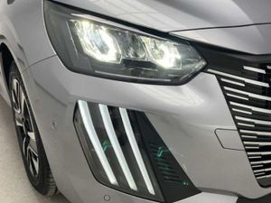 Peugeot 208 Allure HYBRID 110 eDCS6   - Foto 15