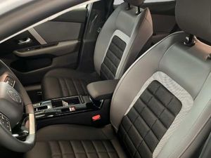 Citroën C4 Hybrid 145 ë-DCS6 Collection   - Foto 18
