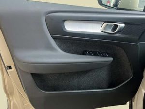 Volvo XC40 2.0 B3 G Core Auto   - Foto 10