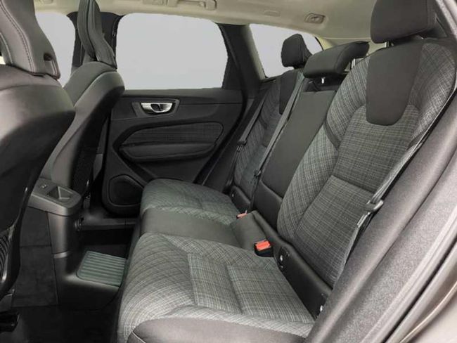 Volvo XC60 2.0 T6 AWD Recharge Core Auto   - Foto 9