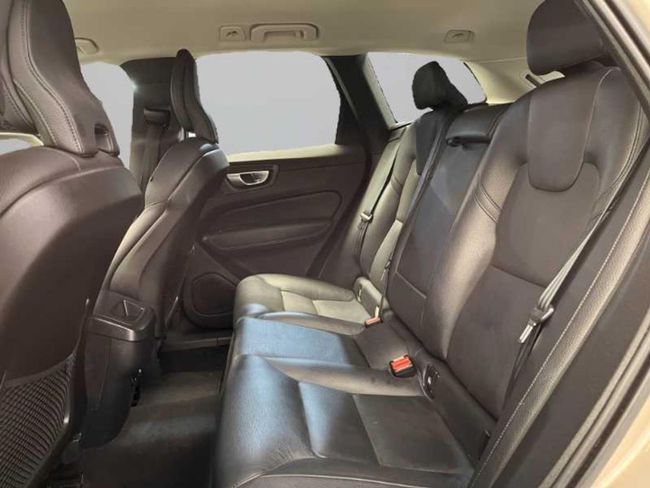 Volvo XC60 2.0 B4 D Core Auto   - Foto 10