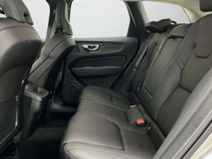 Volvo XC60 2.0 B4 D Essential Auto   - Foto 16