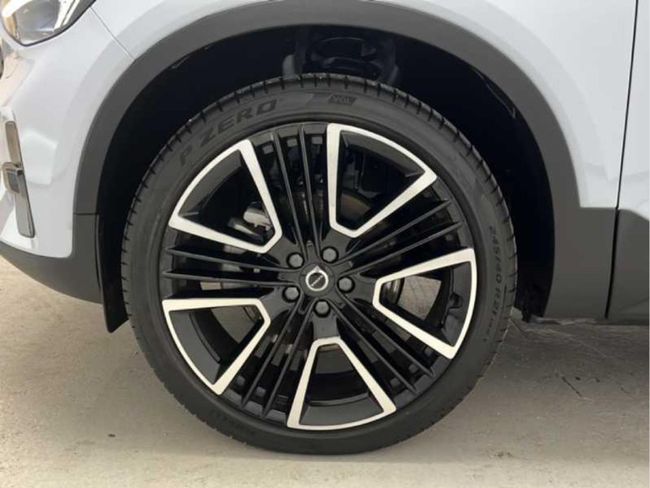 Volvo XC40 2.0 B4 G Ultra Dark Auto   - Foto 9