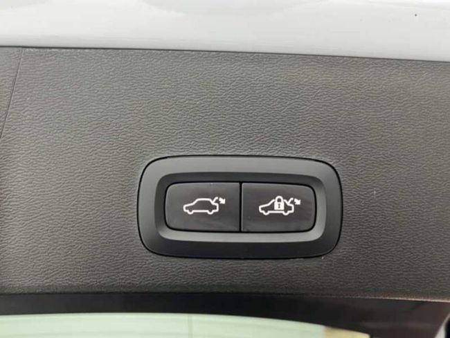 Volvo XC40 2.0 B4 G Ultra Dark Auto   - Foto 21
