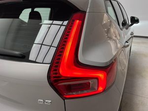 Volvo XC40 2.0 B3 G Core Auto   - Foto 20