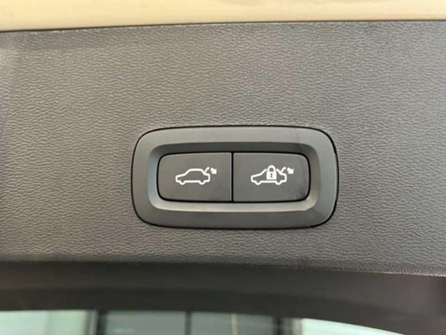 Volvo XC40 2.0 B3 G Core Auto   - Foto 19