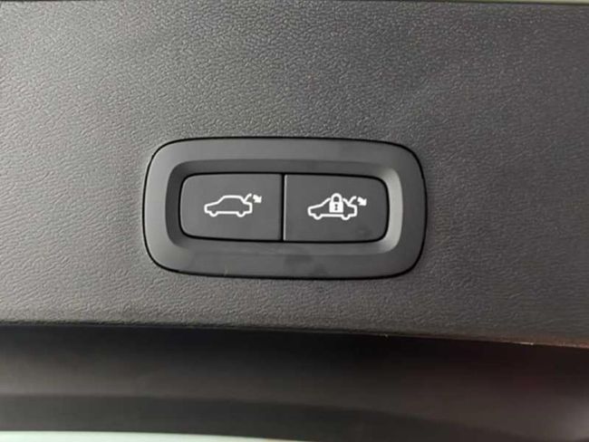 Volvo XC40 2.0 B3 G Core Auto   - Foto 13