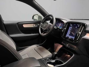 Volvo XC40 2.0 B3 G Core Auto   - Foto 19