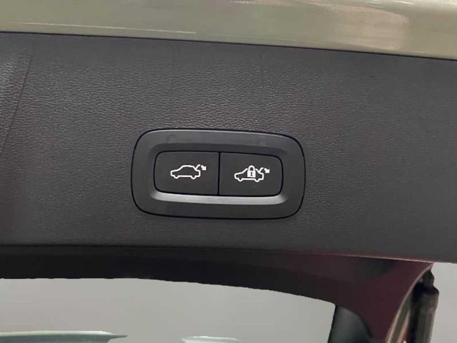 Volvo XC40 2.0 B3 G Core Auto   - Foto 18