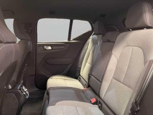 Volvo XC40 2.0 B3 G Core Auto   - Foto 11