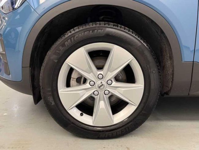 Volvo XC40 2.0 B3 G Core Auto   - Foto 9