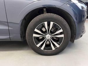 Volvo XC60 2.0 B4 D Momentum Auto   - Foto 11