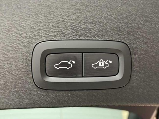 Volvo XC40 2.0 B3 G Core Auto   - Foto 19