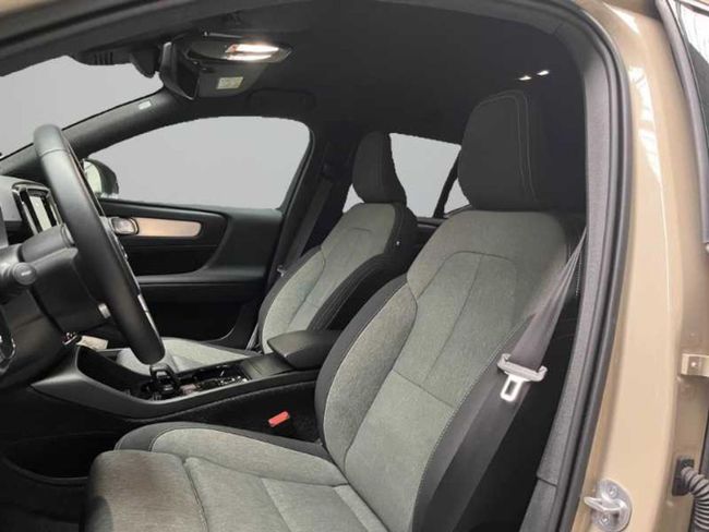 Volvo XC40 2.0 B3 G Plus Dark Auto   - Foto 21